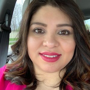 Meet your Posher, Antonia